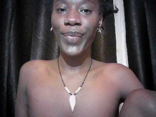 Savagetonguee live cam on BongaCams