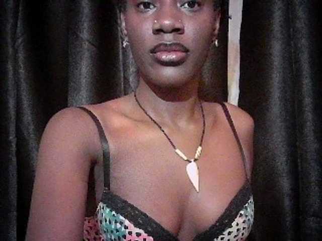 Savagetonguee live cam on BongaCams