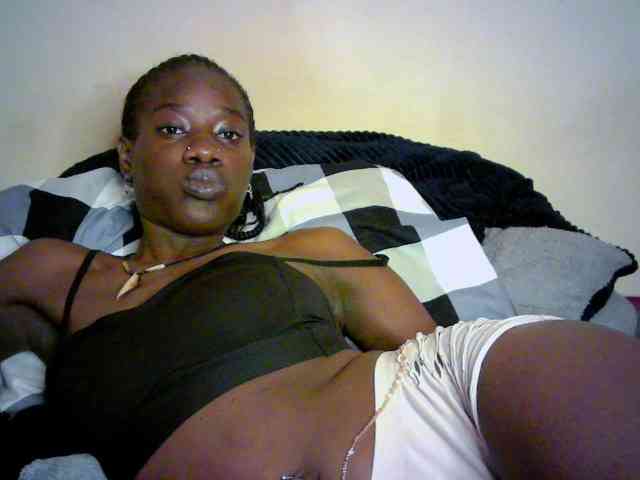 Savagetonguee webcam