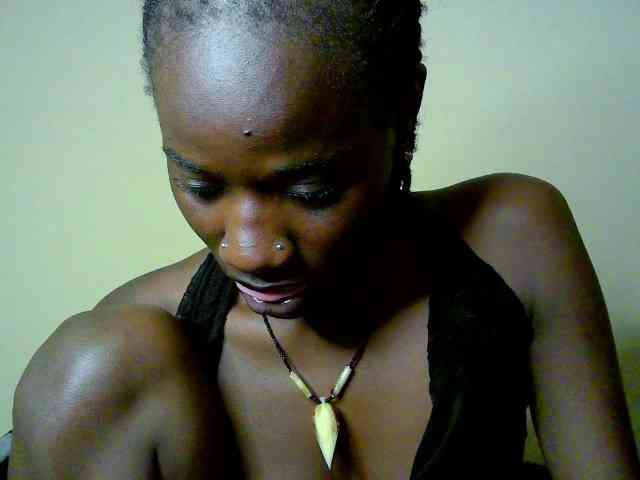 Savagetonguee webcam