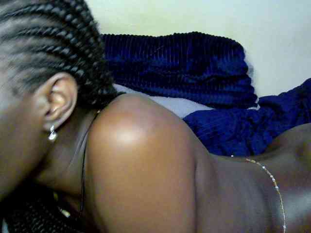 Savagetonguee webcam