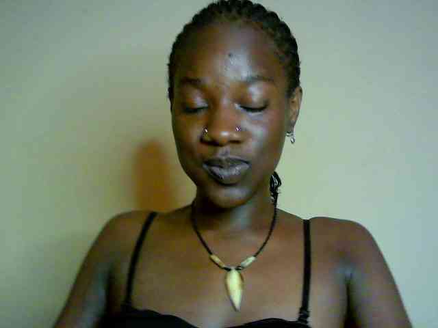 Savagetonguee webcam