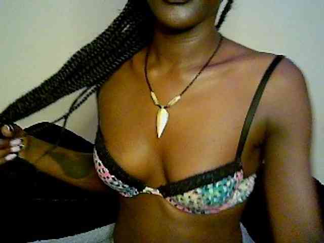 Savagetonguee webcam