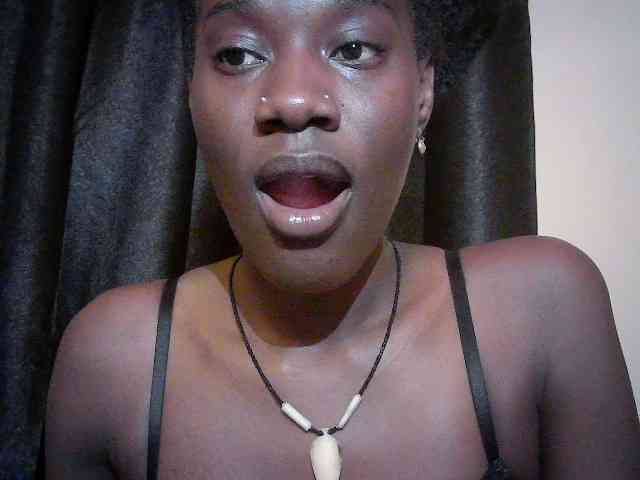 Savagetonguee webcam