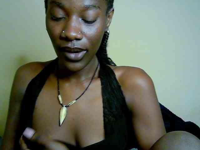 Savagetonguee webcam