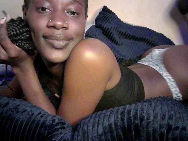 Savagetonguee webcam