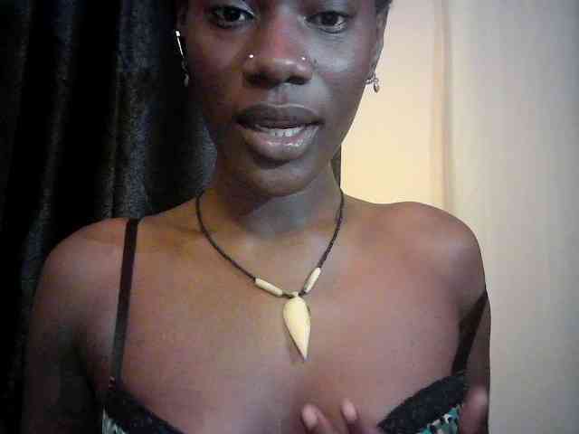 Savagetonguee webcam