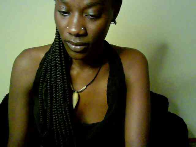 Savagetonguee webcam