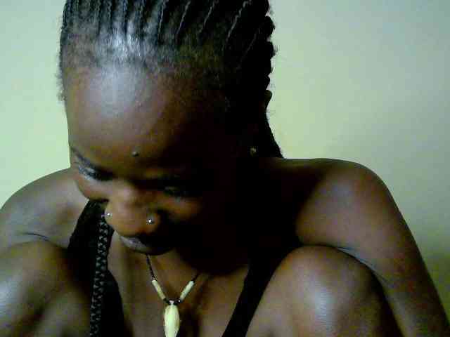 Savagetonguee webcam