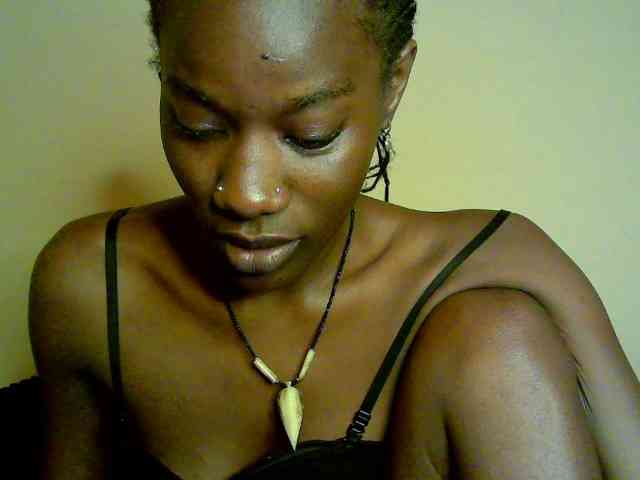 Savagetonguee webcam