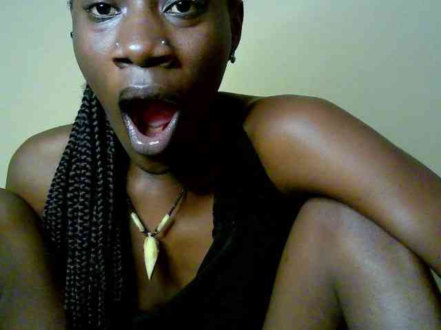 Savagetonguee webcam