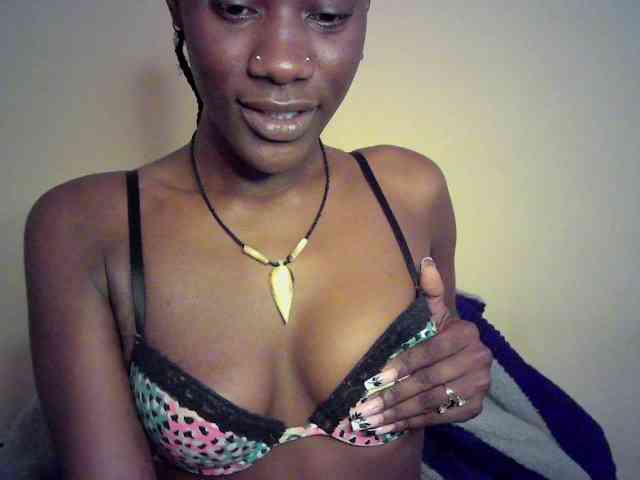 Savagetonguee webcam