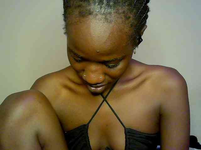 Savagetonguee webcam