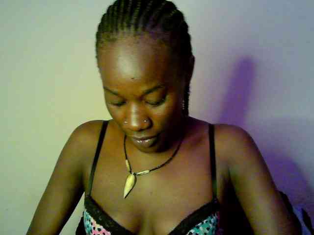 Savagetonguee webcam