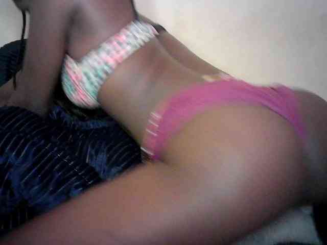 Savagetonguee webcam