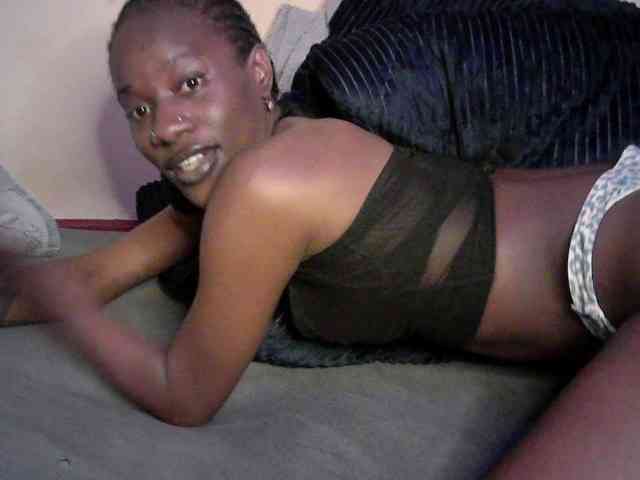 Savagetonguee webcam