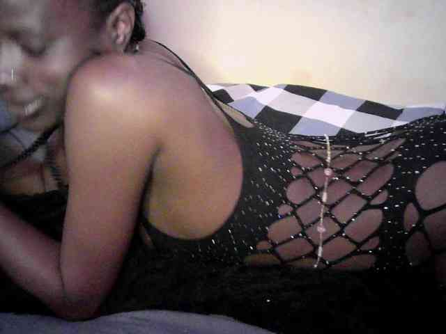 Savagetonguee webcam