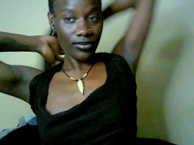 Savagetonguee webcam