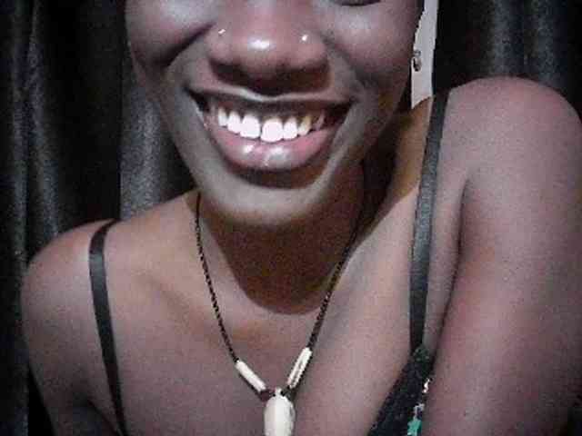 Savagetonguee webcam