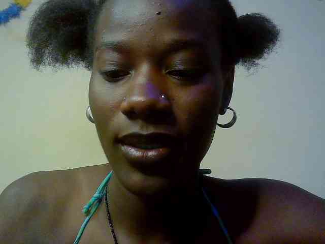 Savagetonguee webcam