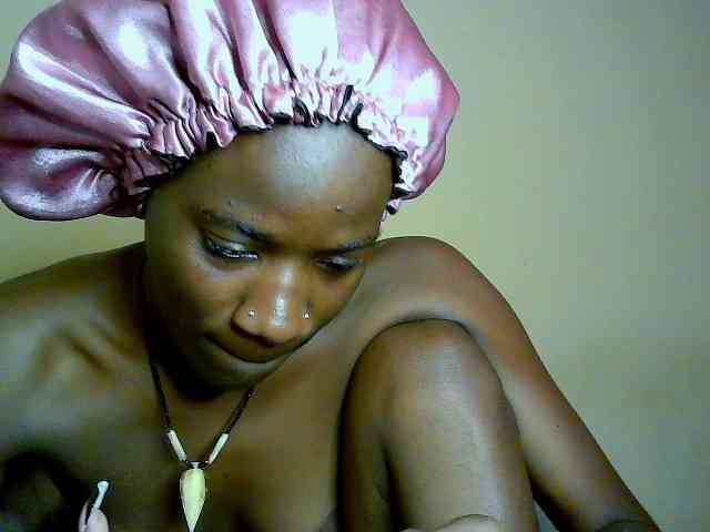 Savagetonguee webcam