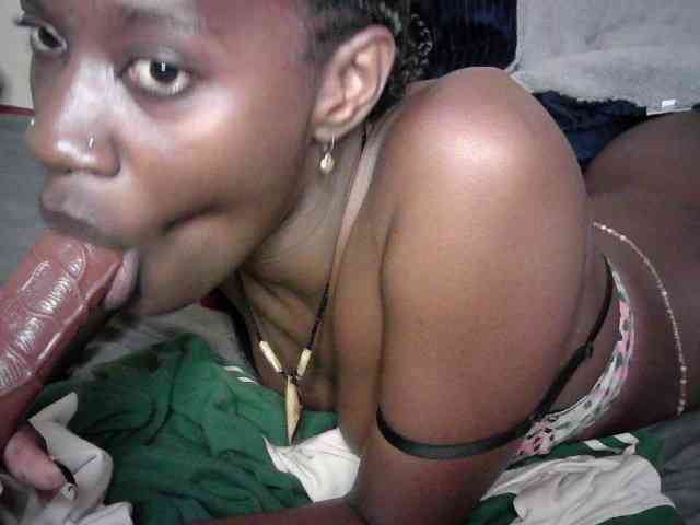 Savagetonguee webcam