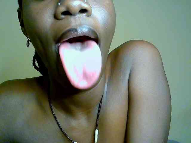 Savagetonguee webcam