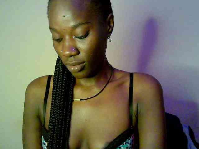 Savagetonguee webcam