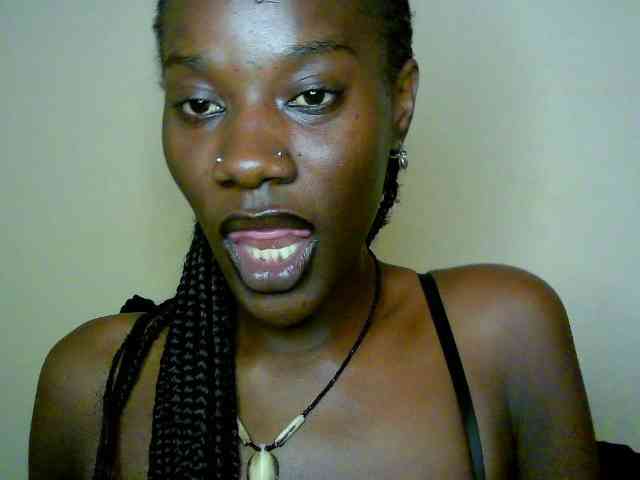 Savagetonguee webcam