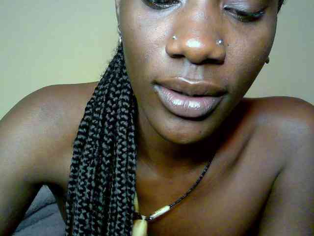 Savagetonguee webcam