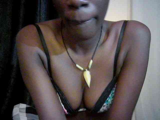 Savagetonguee webcam
