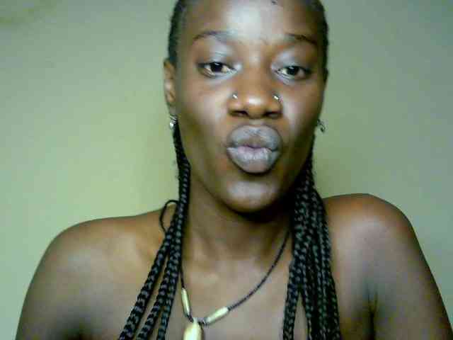 Savagetonguee webcam