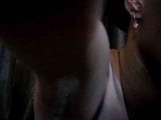 Savagetonguee webcam