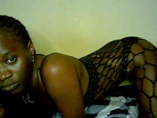 Savagetonguee webcam