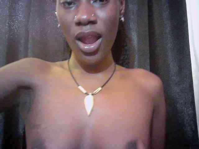 Savagetonguee webcam