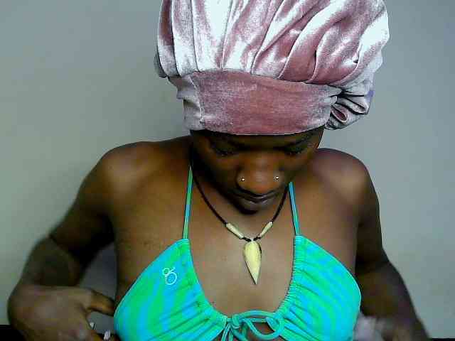 Savagetonguee webcam