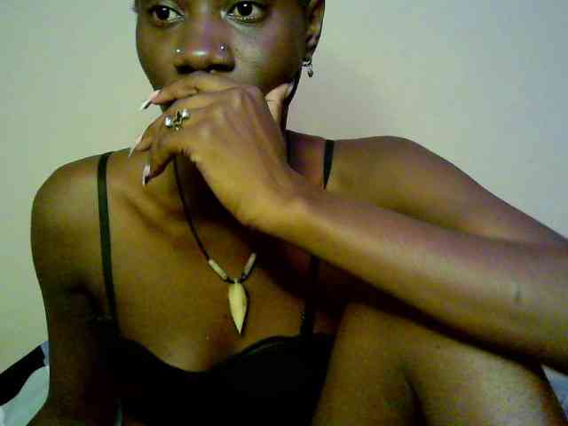 Savagetonguee webcam