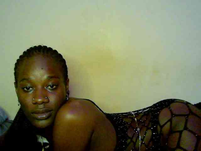 Savagetonguee webcam