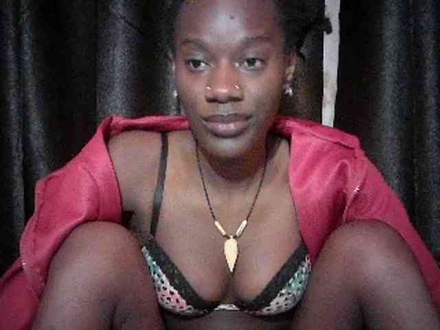 Savagetonguee webcam