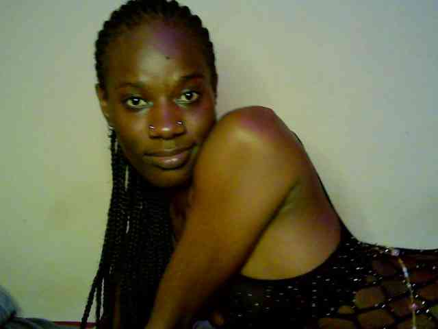 Savagetonguee webcam