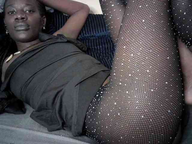 Savagetonguee webcam