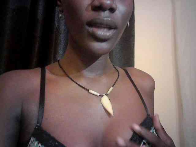 Savagetonguee webcam