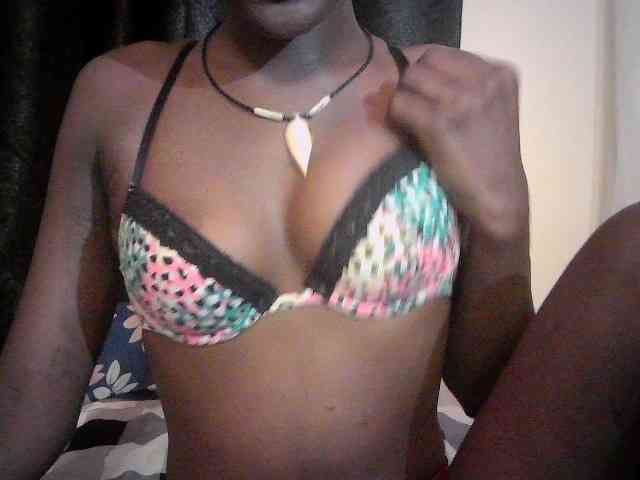 Savagetonguee webcam
