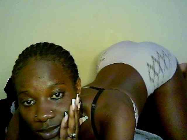 Savagetonguee webcam