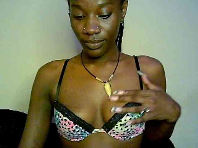 Savagetonguee webcam