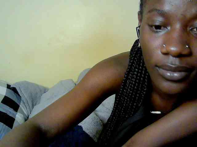 Savagetonguee webcam