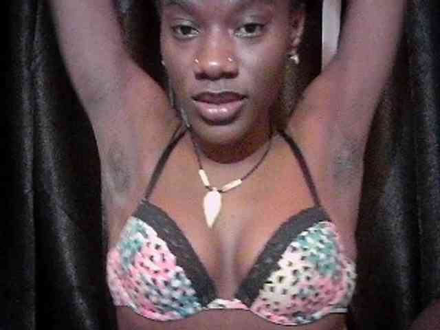 Savagetonguee webcam