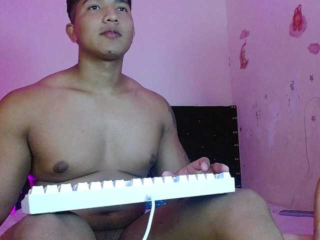 latihotlove live cam on BongaCams