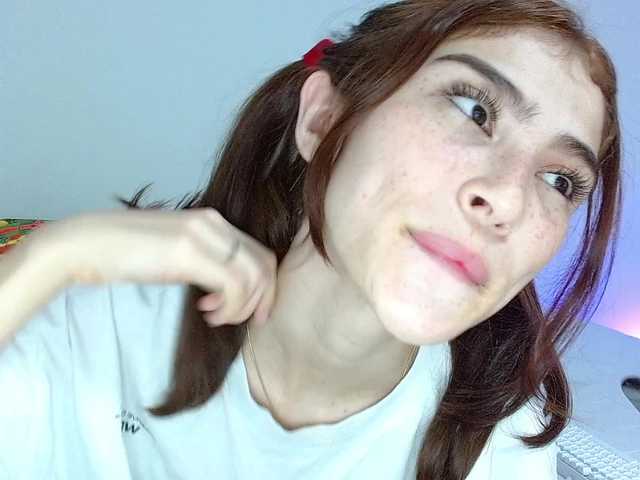 latihotlove live cam on BongaCams