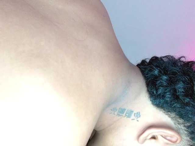 latihotlove live cam on BongaCams